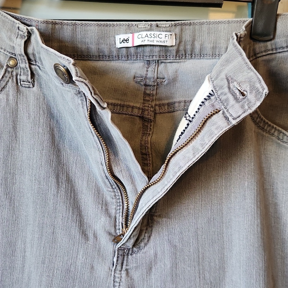 Lee Light Grey Classic Fit Jeans - Picture 11 of 13